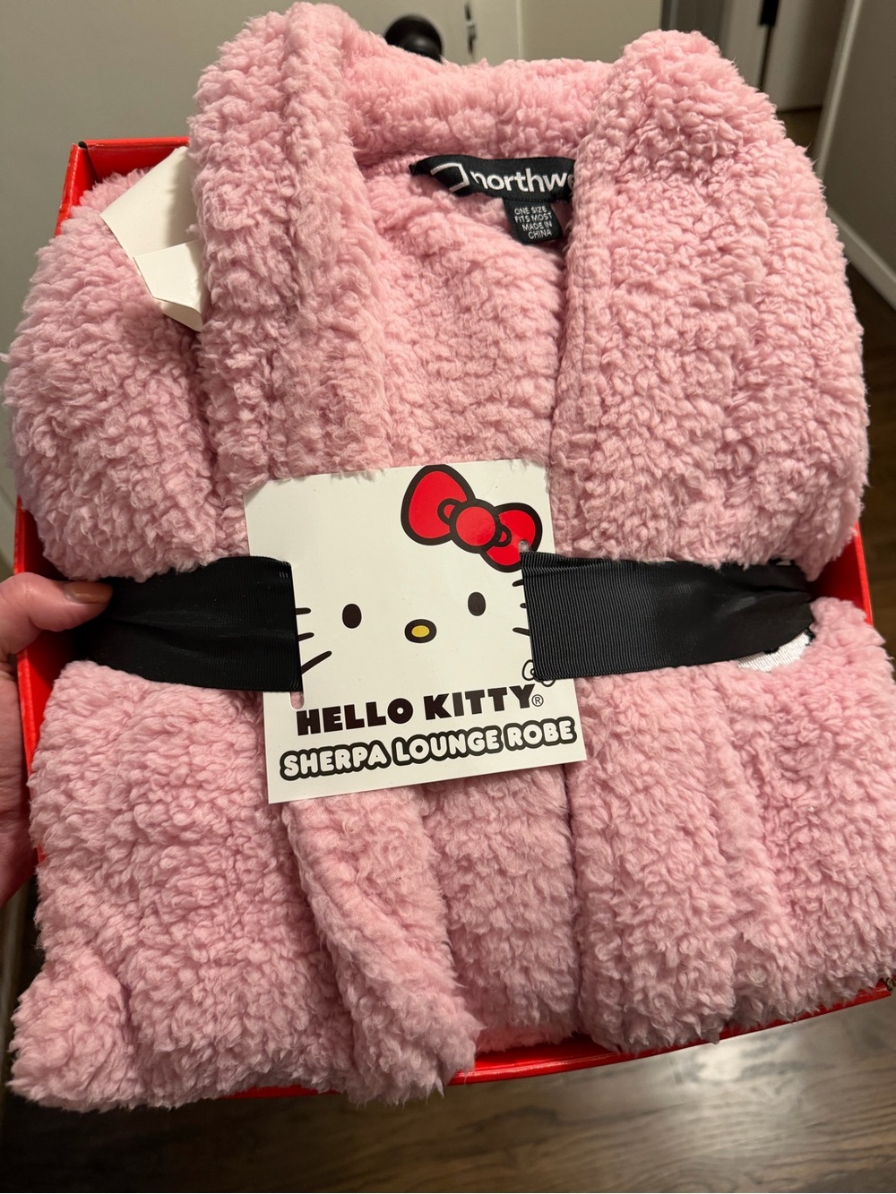 NIB Hello Kitty Plush Pink Sherpa Robe Women OS